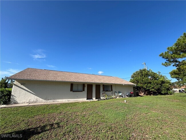 1342 SE 2nd Ave in Cape Coral, FL - Building Photo - Building Photo