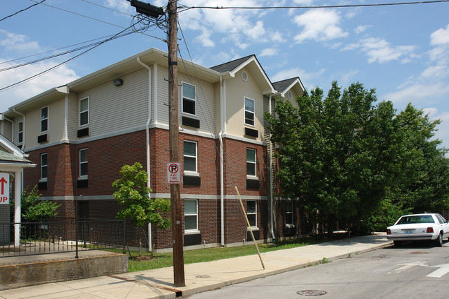 St. James Place Apartments in Lexington, KY - Building Photo - Building Photo