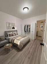 13330 Clairmont Way, Unit 2 in Oregon City, OR - Foto de edificio - Building Photo