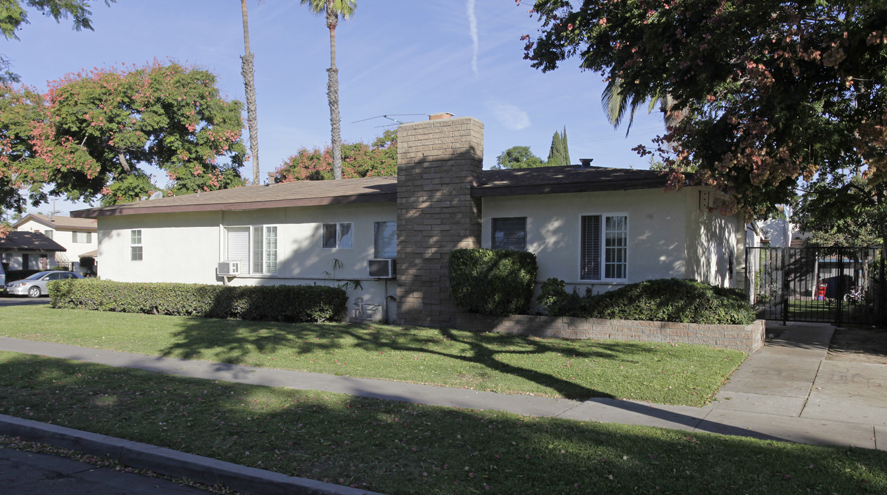 3425 W Danbrook Ave in Anaheim, CA - Building Photo