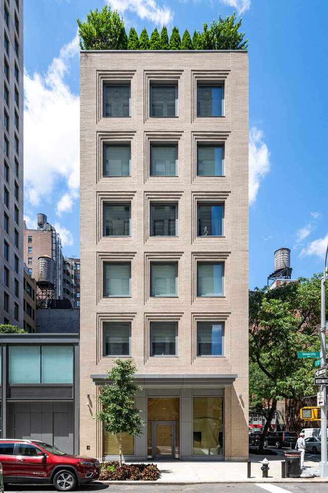 116 University Pl in New York, NY - Foto de edificio - Building Photo