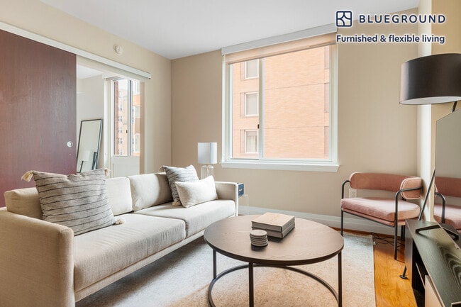 2221 I St NW