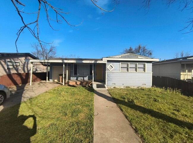 property at 2334 San Antonio St