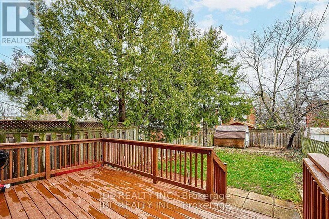 1149 Tavistock Dr in Burlington, ON - Building Photo - Building Photo
