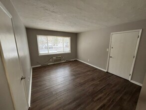 Robin's Nest Apartments in North Randall, OH - Building Photo - Building Photo