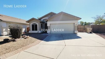 6235 W Navajo Dr