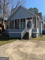 2002 Chicago Ave NW in Atlanta, GA - Building Photo