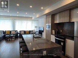 12 Persica St in Richmond Hill, ON - Building Photo