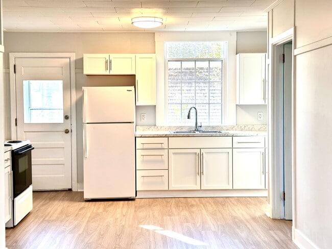 40 Pond St, Unit 2 in Bangor, ME - Building Photo - Building Photo