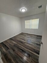 1019 Henrietta Ave in West Palm Beach, FL - Building Photo