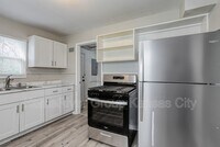 831 Stewart Ave photo'