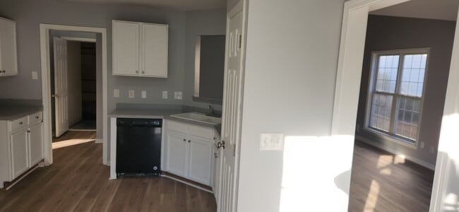 313 N Water's Edge Dr in Durham, NC - Building Photo - Building Photo