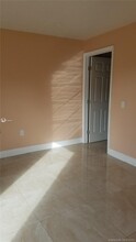 5001 NW 23rd St-Unit -00 in Lauderhill, FL - Building Photo - Building Photo