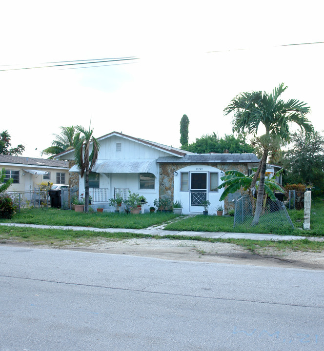 13721 NE 20th Pl in Miami, FL - Building Photo