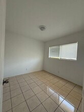 6240 Dewey St in Hollywood, FL - Building Photo - Building Photo