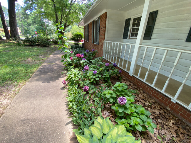 807 N Harrison Ave in Cary, NC - Building Photo - Building Photo