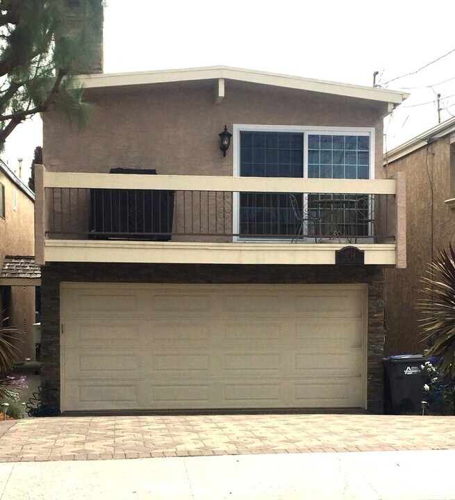 1714 Wollacott St in Redondo Beach, CA - Building Photo