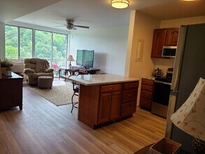 1800 Roundhill Rd, Unit 1205 in Charleston, WV - Building Photo - Building Photo