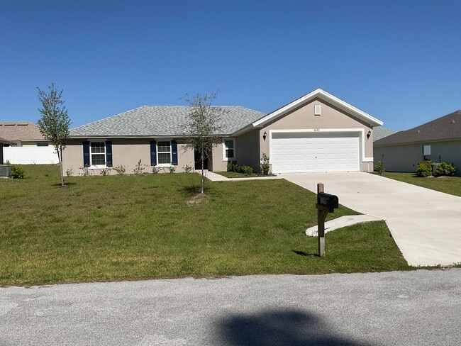 8190 N Wakefield Dr in Dunnellon, FL - Building Photo - Building Photo