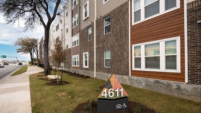 property at 4611 N Interstate 35 Frontage Rd