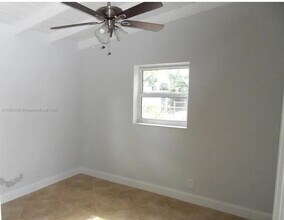 706 NE 4th Ave in Pompano Beach, FL - Building Photo - Building Photo