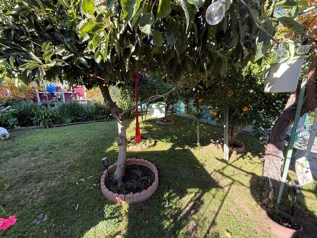 19521 Friar St in Los Angeles, CA - Building Photo - Building Photo