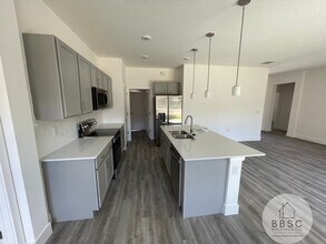 4534 Amari Rd in North Port, FL - Building Photo - Building Photo