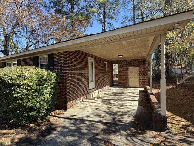 1542 S Beltline Blvd in Columbia, SC - Foto de edificio - Building Photo