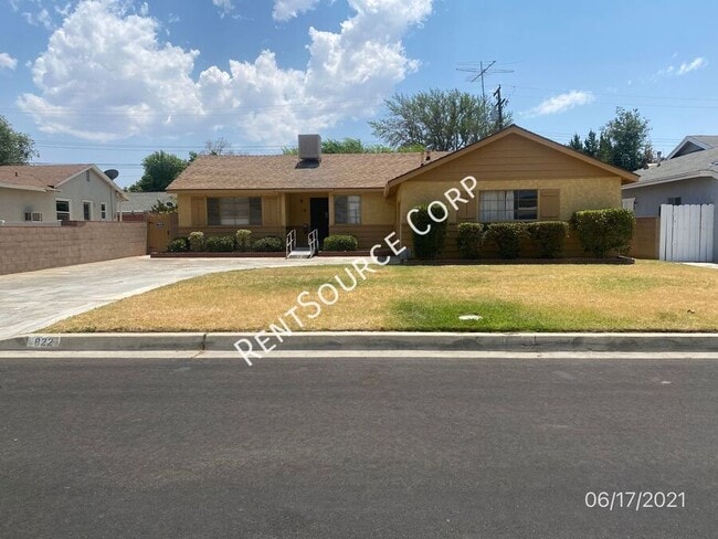 822 W Ave J 9