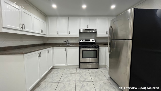 101 Alhart Dr in Toronto, ON - Building Photo - Building Photo