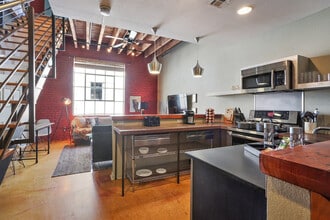 455 Andrew Higgins Blvd in New Orleans, LA - Building Photo - Building Photo