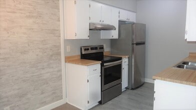 9013 W Elm St, Unit 3 in Phoenix, AZ - Foto de edificio - Building Photo