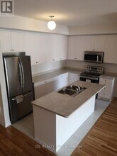 35 Jaffna Ln in Markham, ON - Building Photo - Building Photo