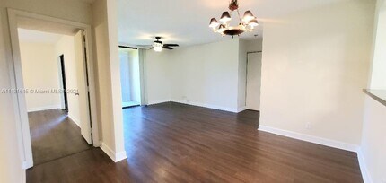 5701 Riverside Dr-Unit -201B in Coral Springs, FL - Building Photo - Building Photo