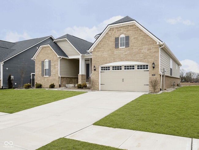 14755 Legacy Oaks Dr in Carmel, IN - Building Photo - Building Photo