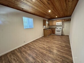 54365 Pine Crest Ave in Idyllwild, CA - Building Photo - Building Photo