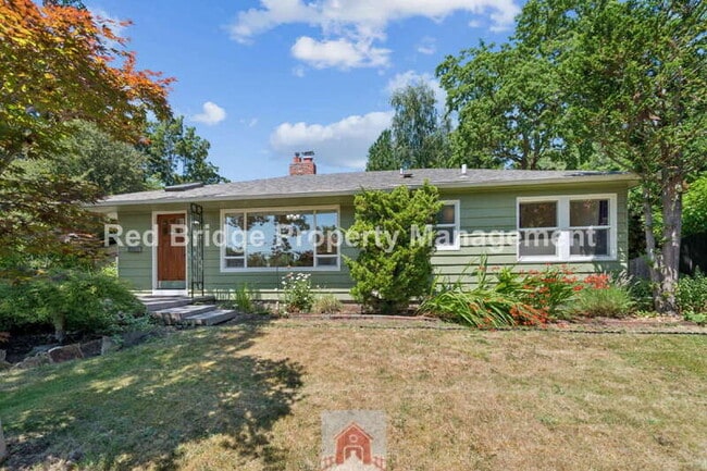 property at 5025 SW Illinois St