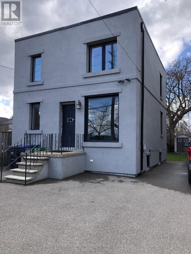 property at 899 Lakeshore Rd E