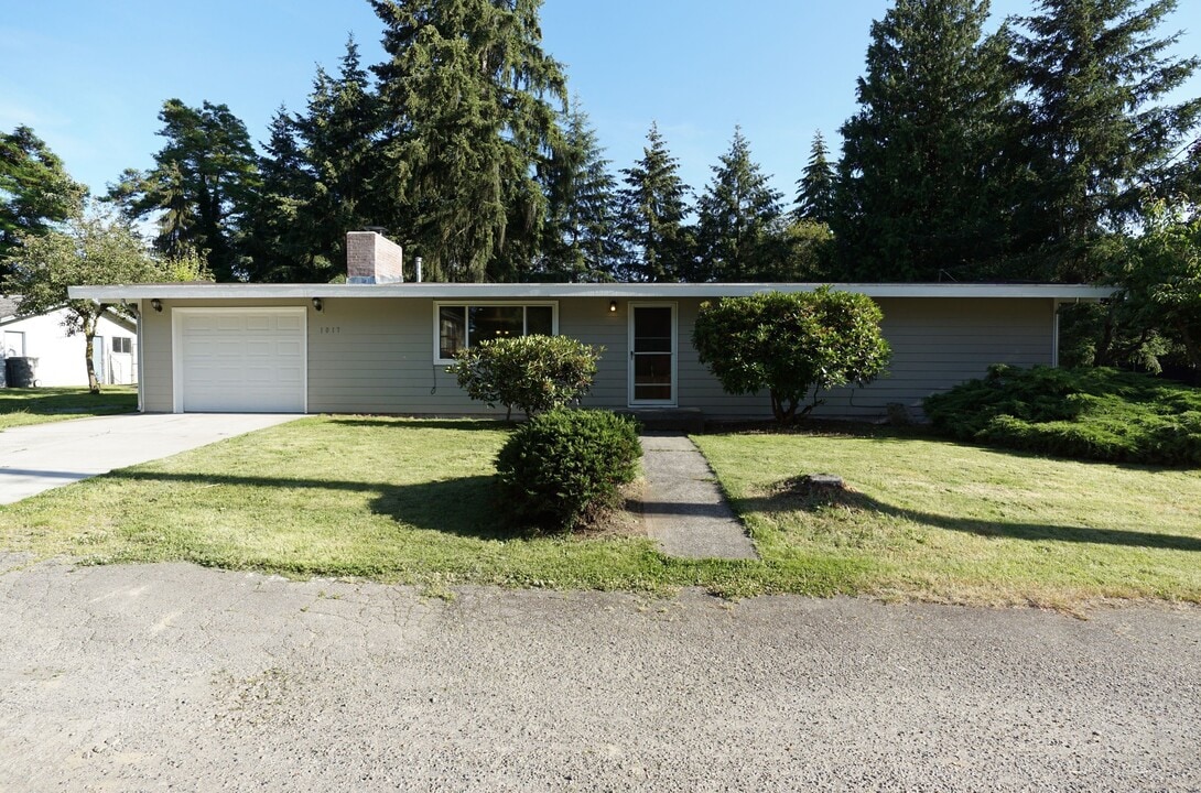1017 S 124th Pl in Seattle, WA - Building Photo