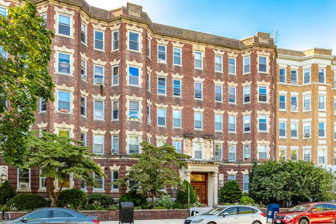 131 Park Dr, Unit 4 in Boston, MA - Foto de edificio