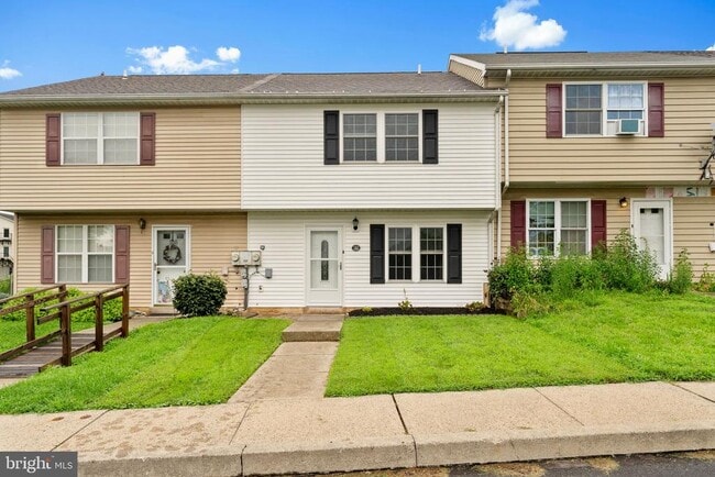 553 Blaker Dr in East Greenville, PA - Building Photo - Building Photo