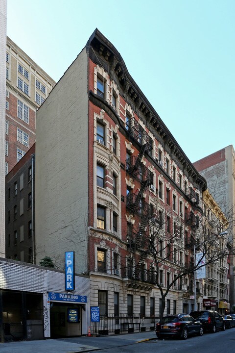 136-142 E 17th St in New York, NY - Building Photo