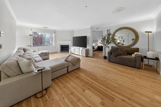 1050 N Stuart St in Arlington, VA - Building Photo - Building Photo