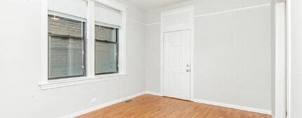 1007 N California Ave, Unit # 03R in Chicago, IL - Foto de edificio - Building Photo