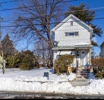 16 Ralph St in Wilkes-Barre, PA - Building Photo