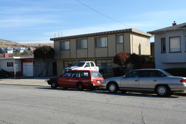 840 Olive Ave in South San Francisco, CA - Foto de edificio - Building Photo