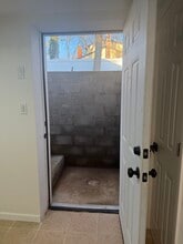 21 Garden St in Centereach, NY - Foto de edificio - Building Photo