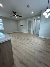 468 44th Ave NE in St. Petersburg, FL - Building Photo - Building Photo
