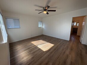 3011 E 7th St in Long Beach, CA - Building Photo - Building Photo