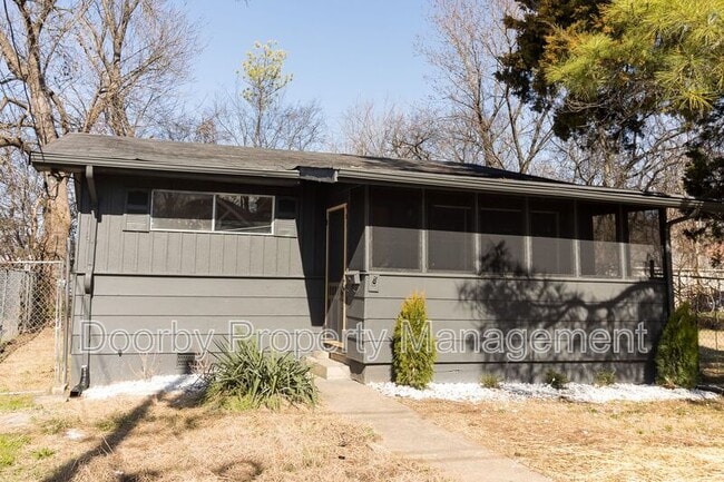 property at 1609 Oak St